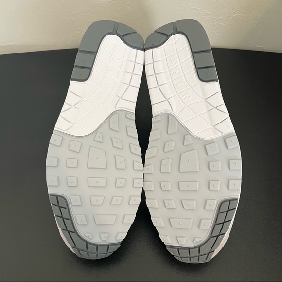 NEW Nike Air Max 1 Pure Platinum Grey - Picture 7 of 8